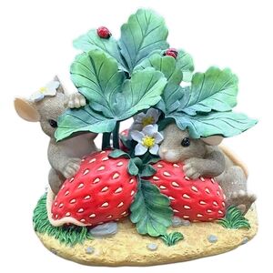 Charming Tails "Sometimes Love Is Berry Shy" 84/125  Retired w/ original b…